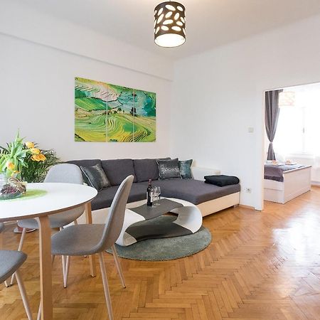 French Balcony - 45M² - Szeneviertel Apartment Wien Ngoại thất bức ảnh