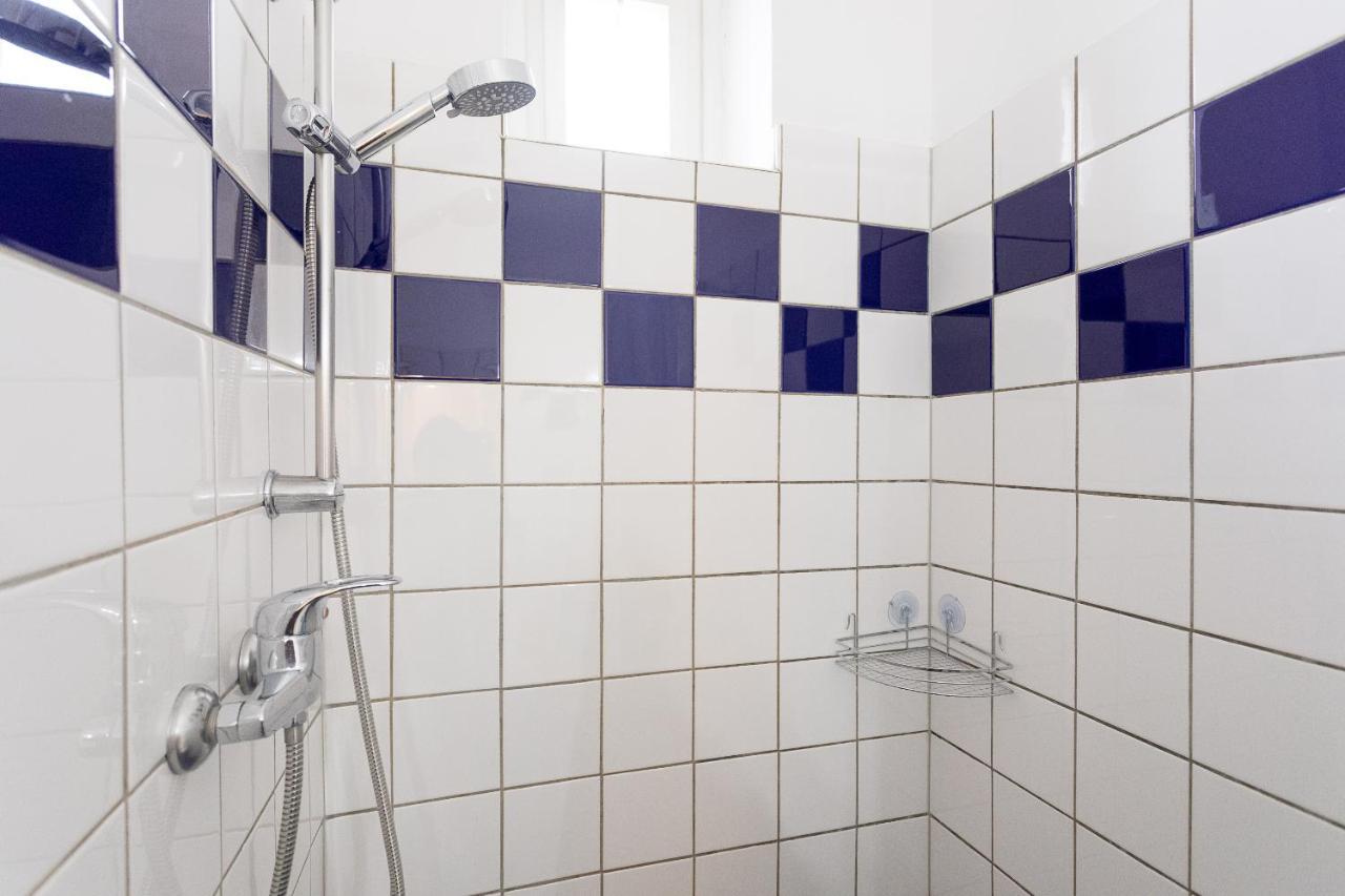 French Balcony - 45M² - Szeneviertel Apartment Wien Ngoại thất bức ảnh