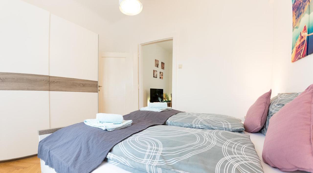 French Balcony - 45M² - Szeneviertel Apartment Wien Ngoại thất bức ảnh
