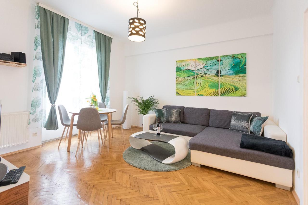 French Balcony - 45M² - Szeneviertel Apartment Wien Ngoại thất bức ảnh