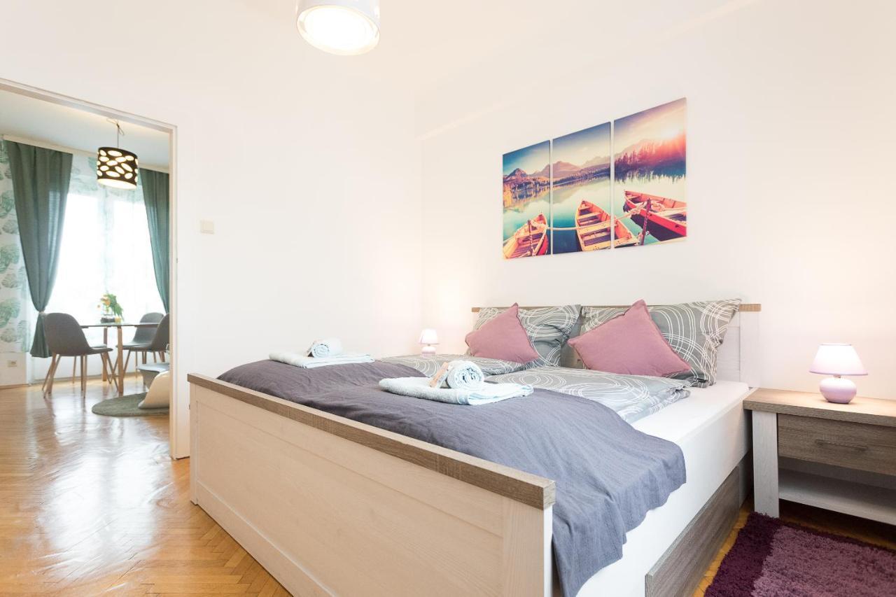 French Balcony - 45M² - Szeneviertel Apartment Wien Ngoại thất bức ảnh