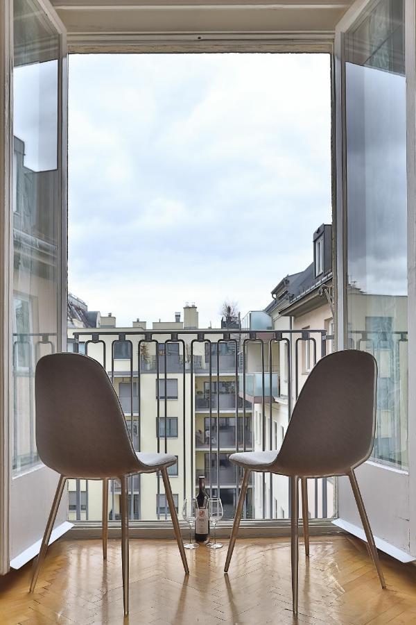 French Balcony - 45M² - Szeneviertel Apartment Wien Ngoại thất bức ảnh