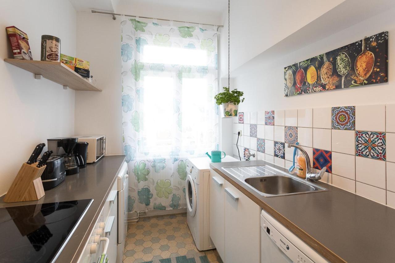 French Balcony - 45M² - Szeneviertel Apartment Wien Ngoại thất bức ảnh